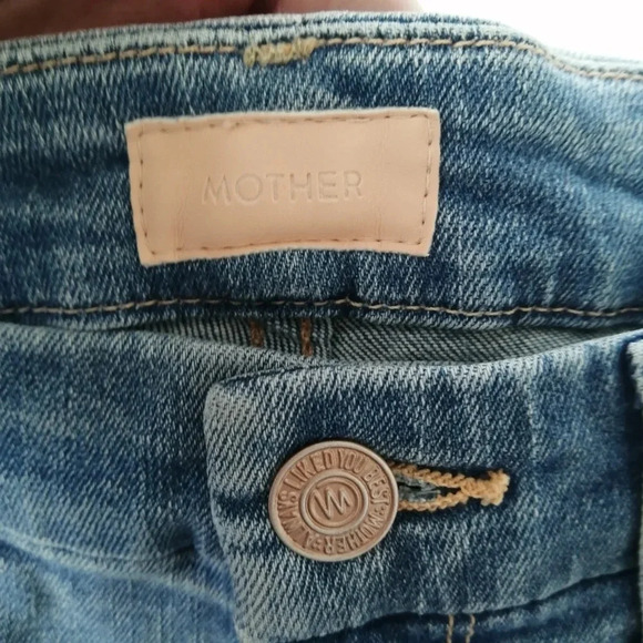 Mother The Looker Jeans in Light Kitty Light Wash 25 - Picture 11 of 16